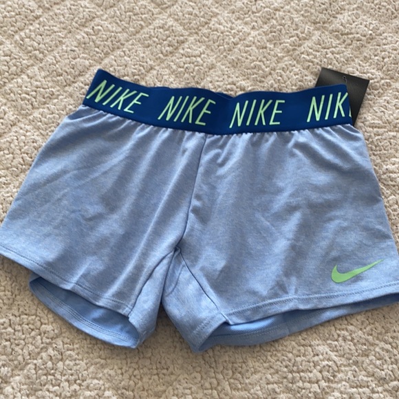 Nike Girls Shorts - Picture 6 of 6